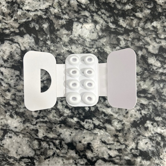 NIB Apple AirPod Pro 3 - Picture 5 of 7